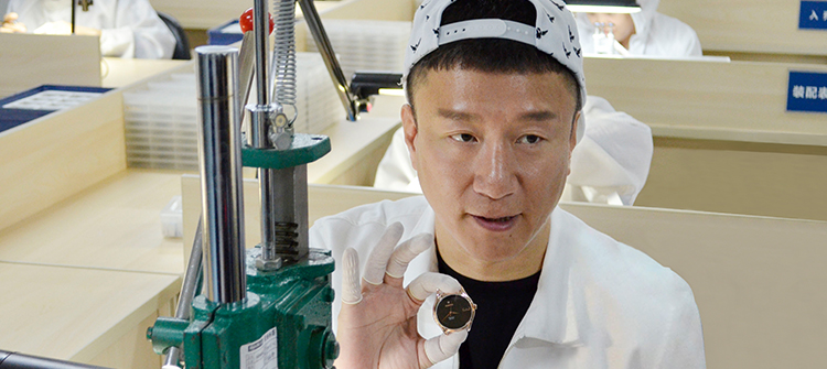 孫紅雷蒞臨雷諾表深圳總部直播，開啟圓夢之旅